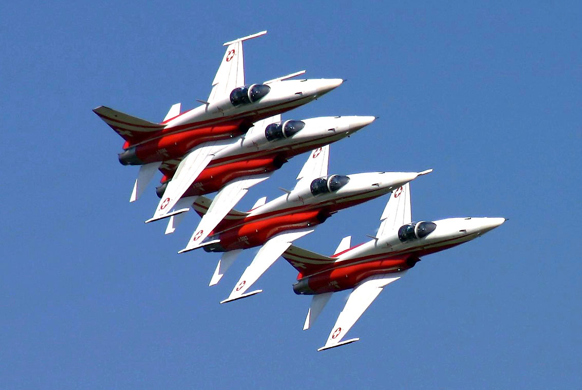 Vier der sechs F-5 TIGER II der "Patrouille Suisse", dem Air Demo Team der schweizer Luftwaffe © Marco Wadin 2006