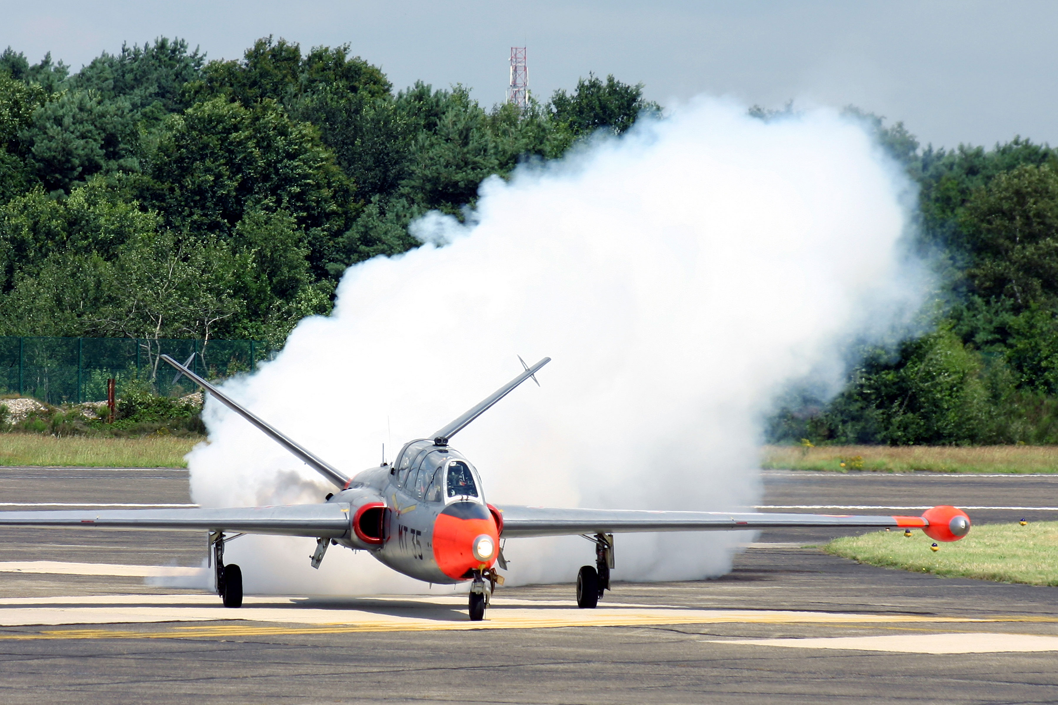 Zum Abschied noch einmal viel Rauch um die letzte belgische Fouga CM.170 Magister © Marco Wadin 2007