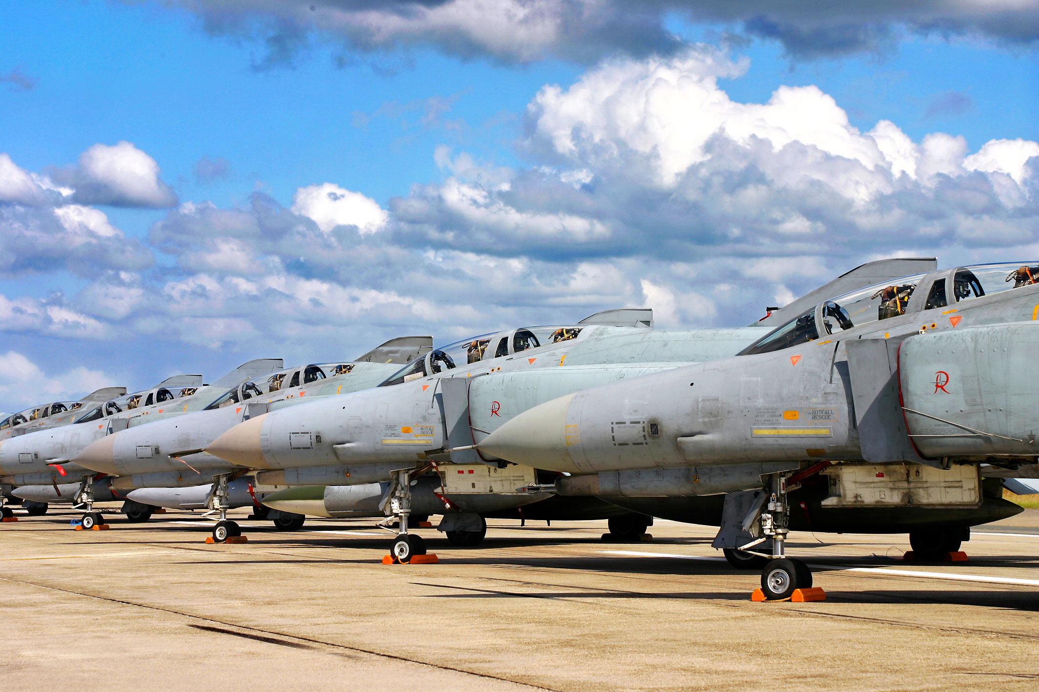 McDonnell Douglas F-4F PHANTOM II des JG 71 "Richthofen" (Line-up auf der Startbahn) © Marco Wadin 2009